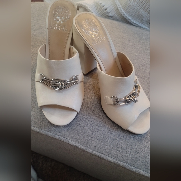 Vince Camuto heel - Picture 1 of 4